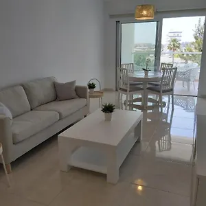 Dinglis Residences 31 דירה